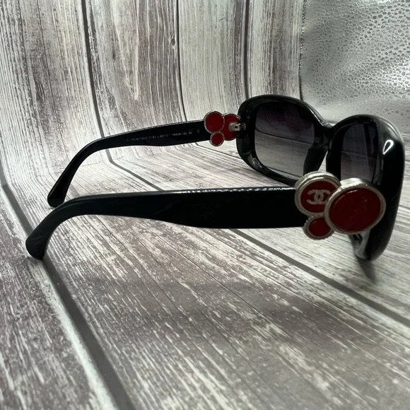 SOLD❤️ CHANEL Bouton Collection Black Sunglasses Red w/ Box + Case 5191 501/3C - Picture 5 of 16